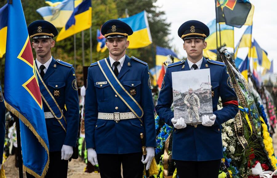Нацгвардія віддала шану та провела в останню путь полковника Андрія Приймаченка, який тримав оборону Донеччини та Луганщини