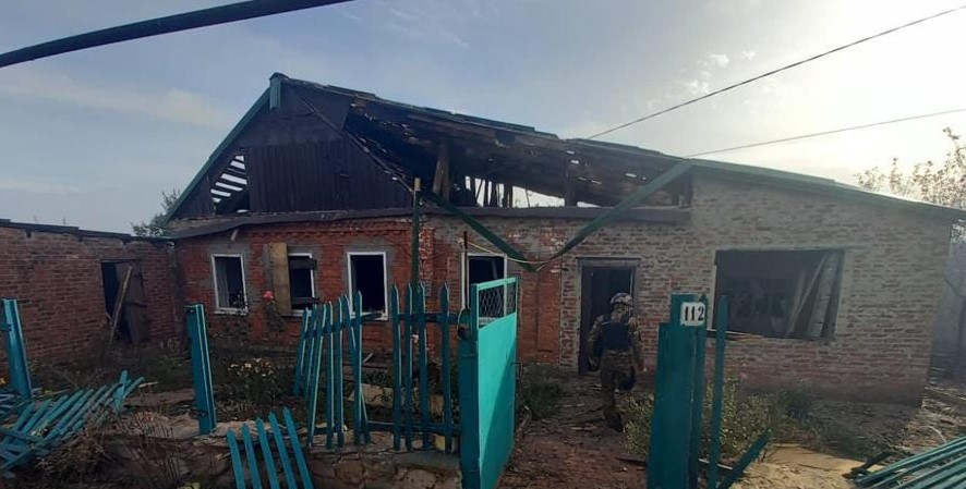 У Красногорівці російська армія вбила місцевого, ще двох жителів в області поранили
