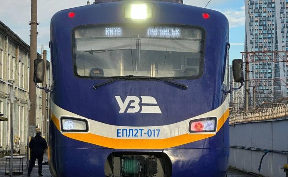 "Укрзалізниця" модернізувала електропоїзд, випущений у Луганську (фото)