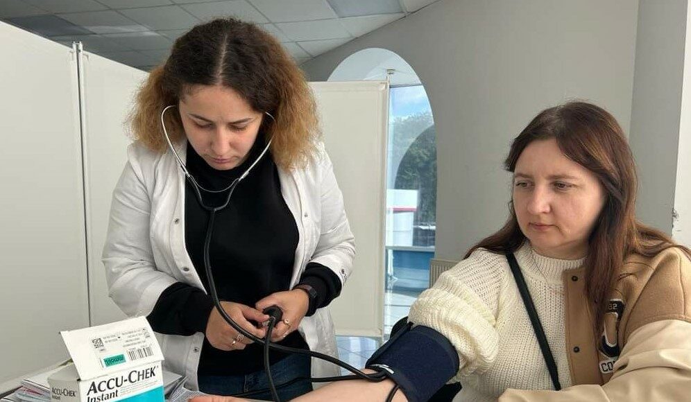 Во Франковском хабе переселенцы из Луганщины могут получить помощь врачей