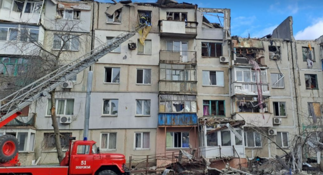 В Покровске восстановят поврежденный вражеским обстрелом многоэтажный дом