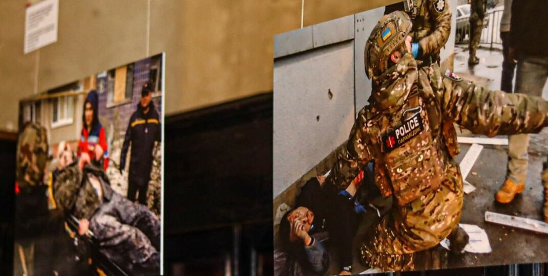 У Дніпрі відкрили фотовиставку, присвячену роботі поліцейських Донеччини
