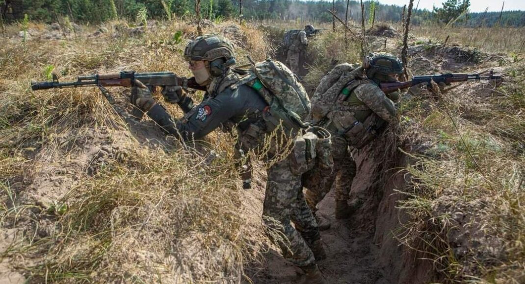 На Лиманському напрямку сили оборони відбили понад 10 атак армії рф біля Макіївки, — Генштаб