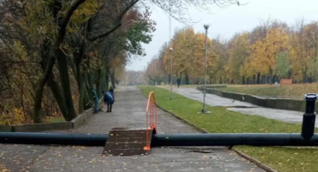 У Краматорську в Ювілейному парку спускають ставок