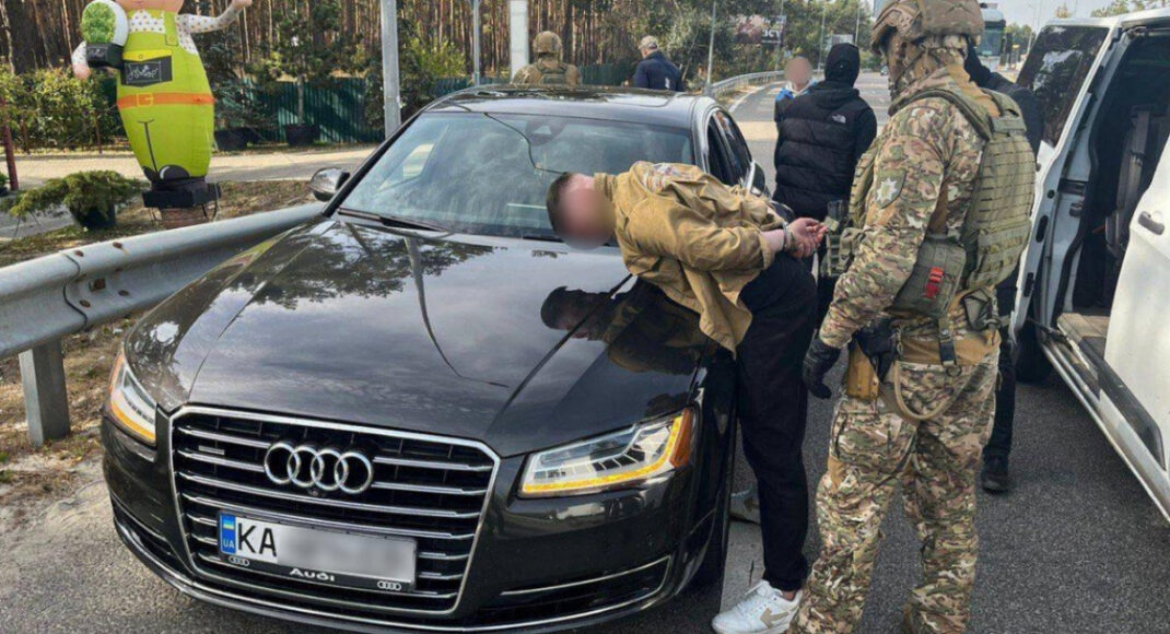 Преступники выманили у матери погибшего военного из Донецкой области 7,5 млн гривен