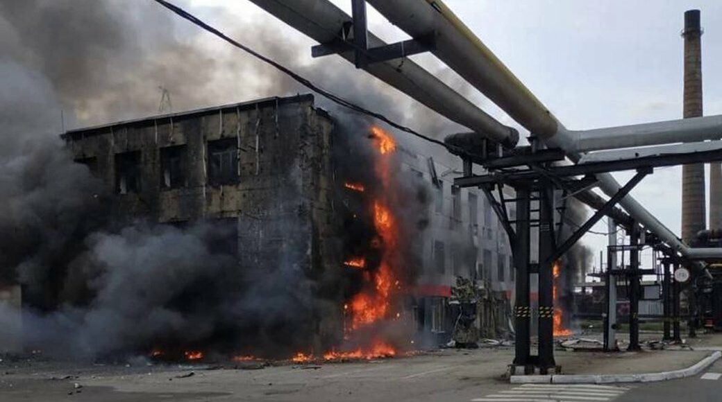Сили оборони контролюють підходи до Авдіївського коксохімічного заводу, — Лазуткін