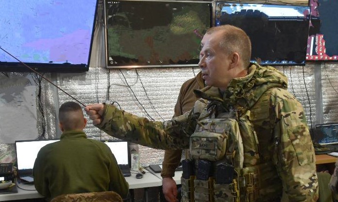 Оперативна ситуація на сході України залишається складною, — Сирський