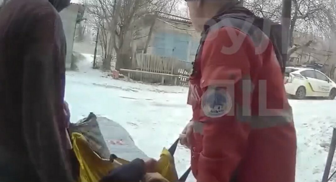 У Слов’янську поліція з медиками допомогли жінці з ознаками інсульту (відео)