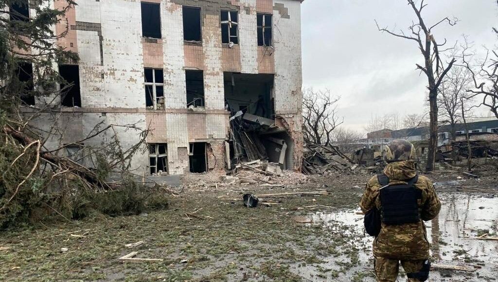 Росіяни вдарили авіабомбами по шахтах Торецька: є загиблі та поранені (фото)