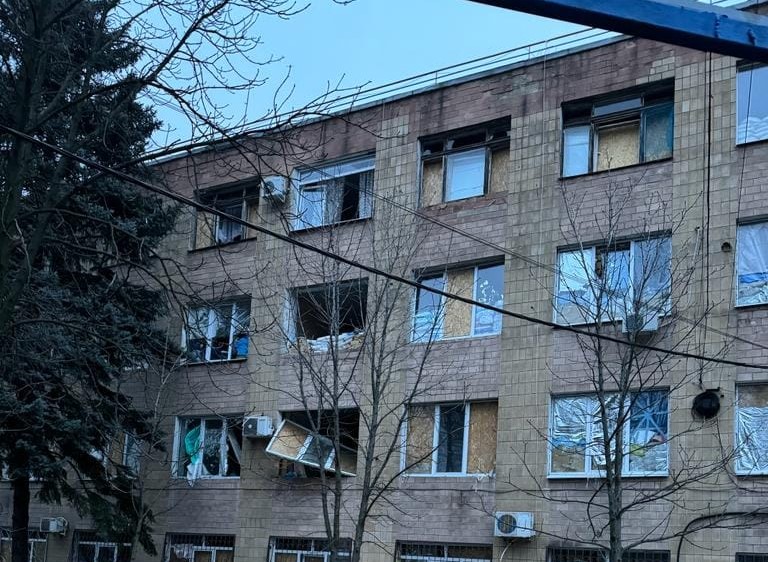 В Курахово российским ударом повреждена больница