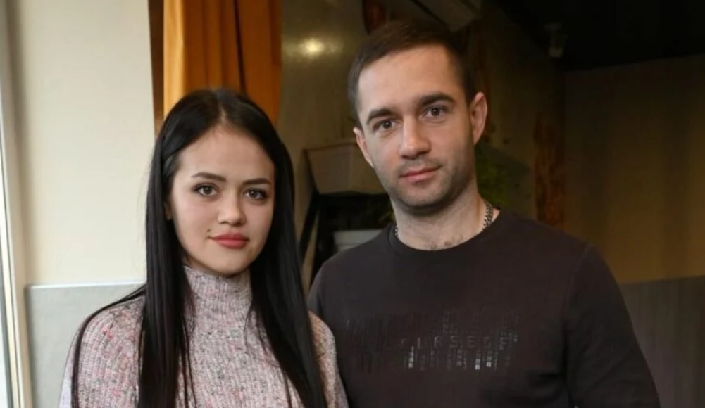 Родина маріупольців відновила свій бізнес із вироблення сувенірів в Івано-Франківську