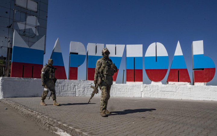 У Маріуполі повідомляють про можливе влучання в казарму російських окупантів