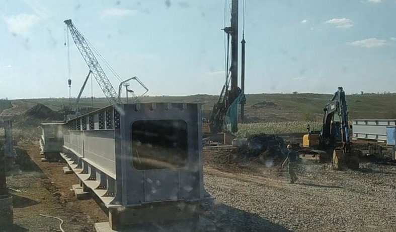 Під Маріуполем окупанти продовжують будувати залізницю та нарощувати сили, — міськрада