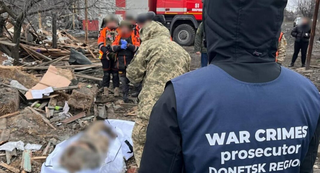 У Покровську на місці удару шукають 8 осіб, серед яких — діти