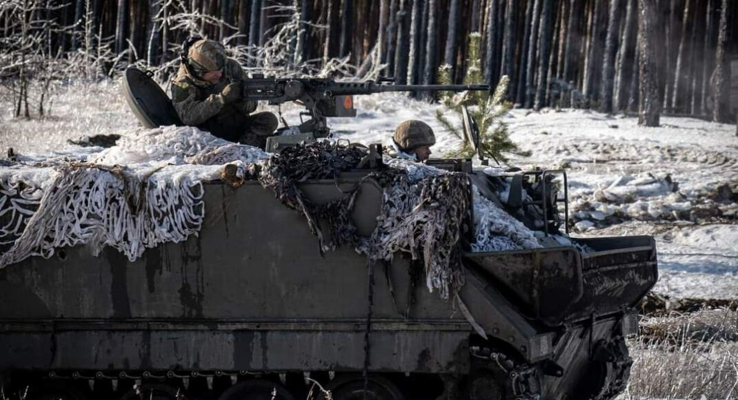 На Бахмутському напрямку армія рф активно наступає та перегруповується на Лиманському, — Сирський