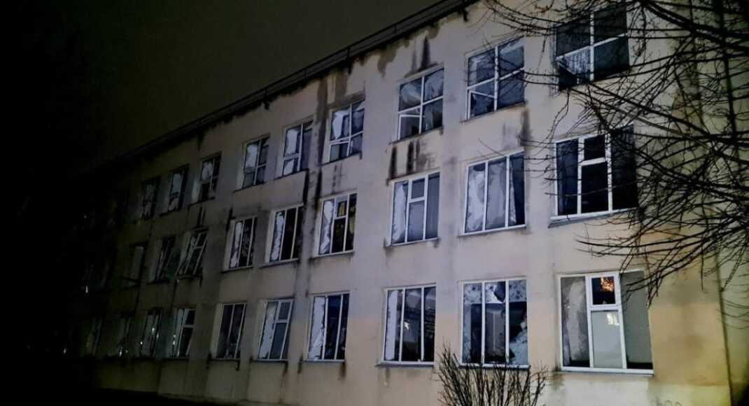 Серед ночі росіяни вдарили по Мирнограду: серед постраждалих двоє дітей (фото)