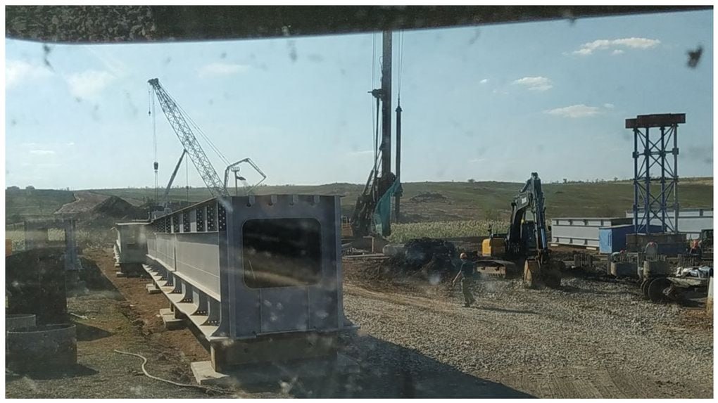 Окупанти продовжують будувати залізницю між Маріуполем та Ростовом