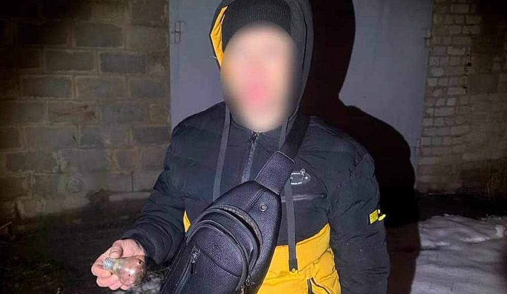 У Краматорську затримали порушника комендантської години з підозрілою речовиною