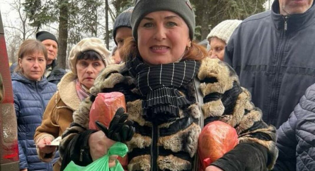 У Покровську за підтримки благодійників видали продуктові набори (фото)