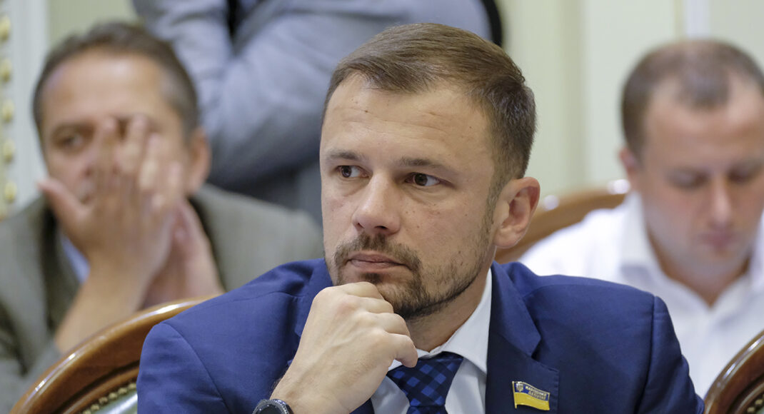 Правительство имеет все рычаги для решения вопроса с аспирантами-контрактниками без закона о мобилизации, — глава комитета Рады