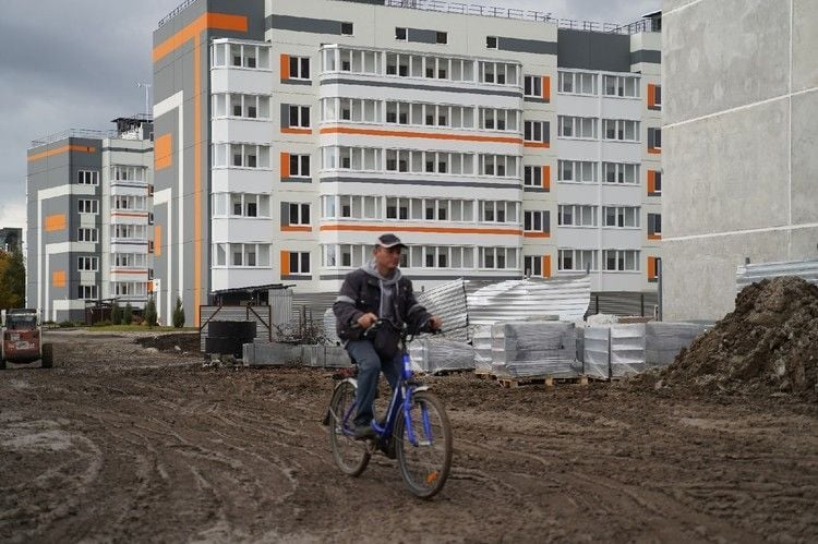 У Маріуполі окупанти створюють імітацію будівництва нових будинків: що відомо