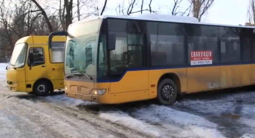 У прифронтових громадах Донеччини залишаються 70 тисяч людей, — Філашкін
