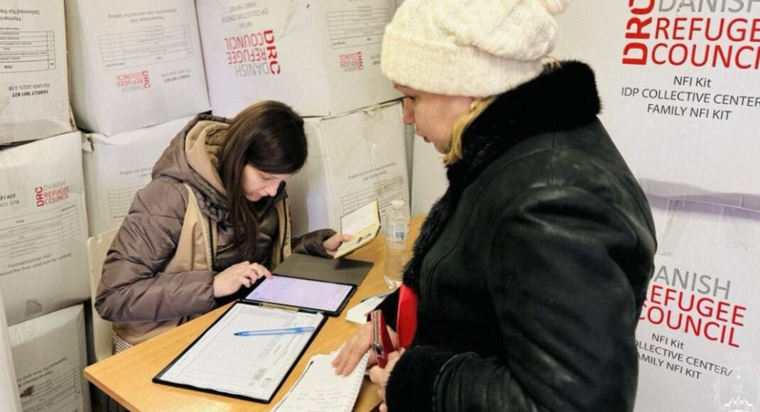 Жители Покровской громады продолжают получать гуманитарную помощь (фото)