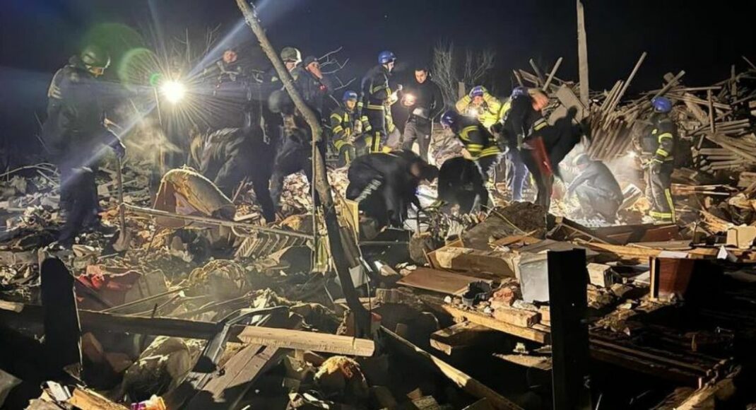 Поліцейські показали перші хвилини після обстрілу в Краматорську (відео)