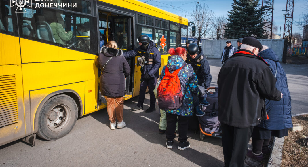 В Правительстве напомнили, что необходимо иметь при эвакуации, и предоставили контакты желающим