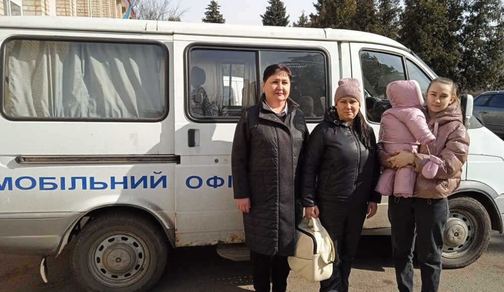 На Донеччині працюють мобільні соціальні офіси