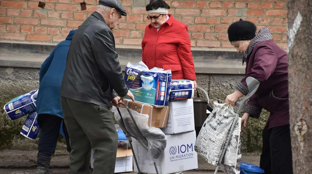 В Краматорске люди с инвалидностью получают гуманитарную помощь от ООН и МОМ (фото)