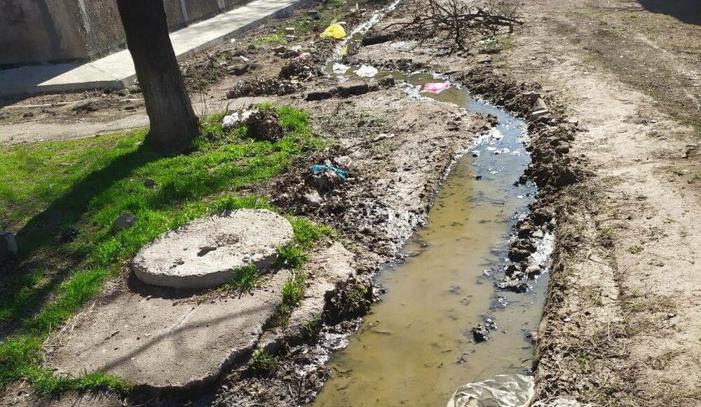 В окупованому Маріуполі будинки затоплює каналізаційними відходами (фото)