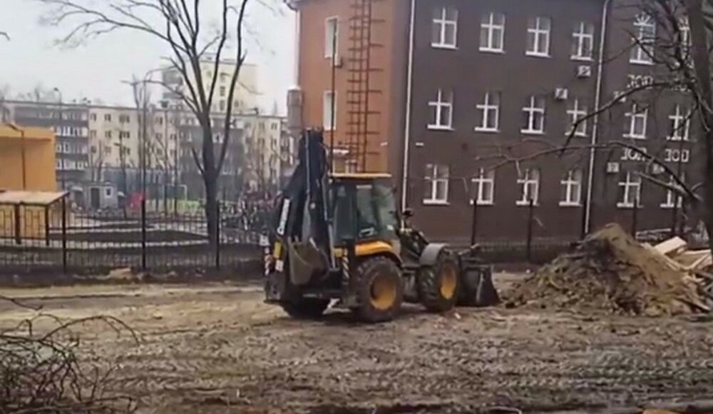 В окупованому Маріуполі загарбники зіпсували дорогу (відео)