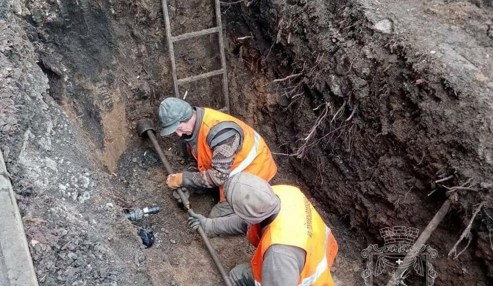 У Покровську відновлюють комунікації водопостачання (фото)
