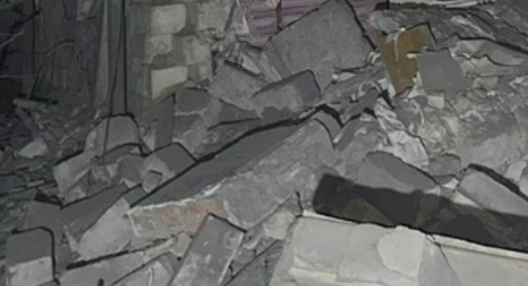 Под завалами в Доброполье могут находиться люди