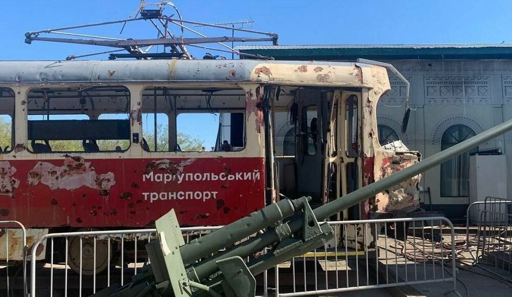 Розстріляні маріупольські трамваї виставляють у якості "трофеїв" на російських заходах, — міськрада