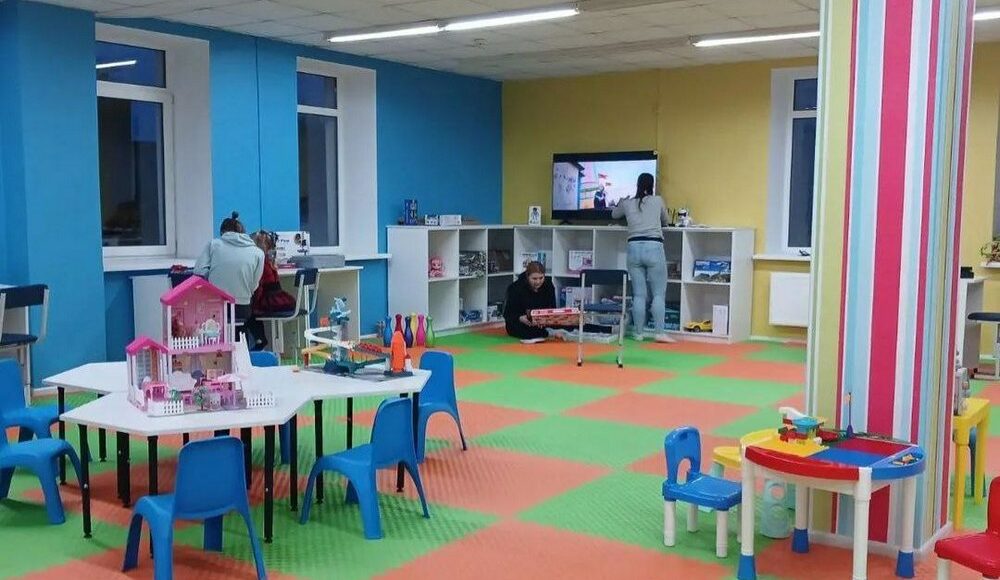 Маріупольці на Хмельниччині відкрили дитячий центр (фото)