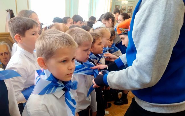 Понад 25 тисяч дітей із ТОТ Луганської області росіяни возили торік до рф на "літній відпочинок"