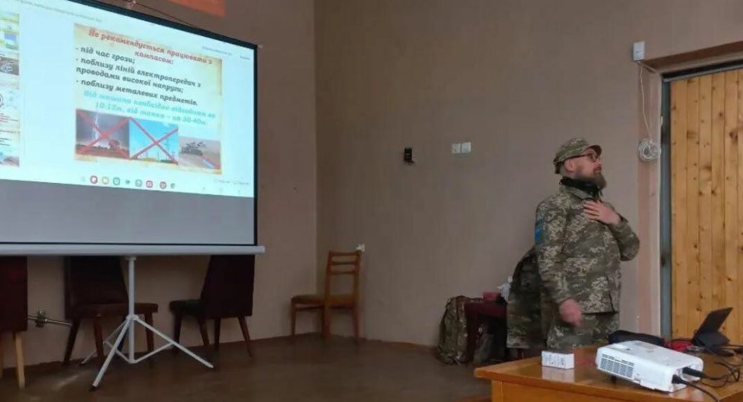 Співробітники Старобільської РДА пройшли курси з підготовки до національного спротиву