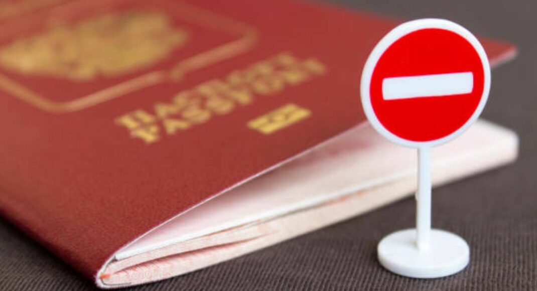 На українців без російського паспорта у так званій "лнр" із 1 липня може чекати депортація