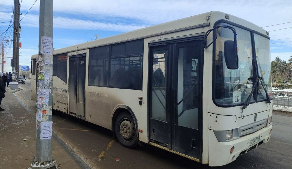 В окупованому Маріуполі загарбники повернули платний проїзд у міському транспорті