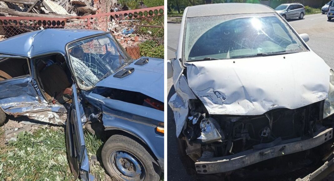 У Краматорському районі рятувальники деблокували з понівеченої автівки двох чоловіків (фото)