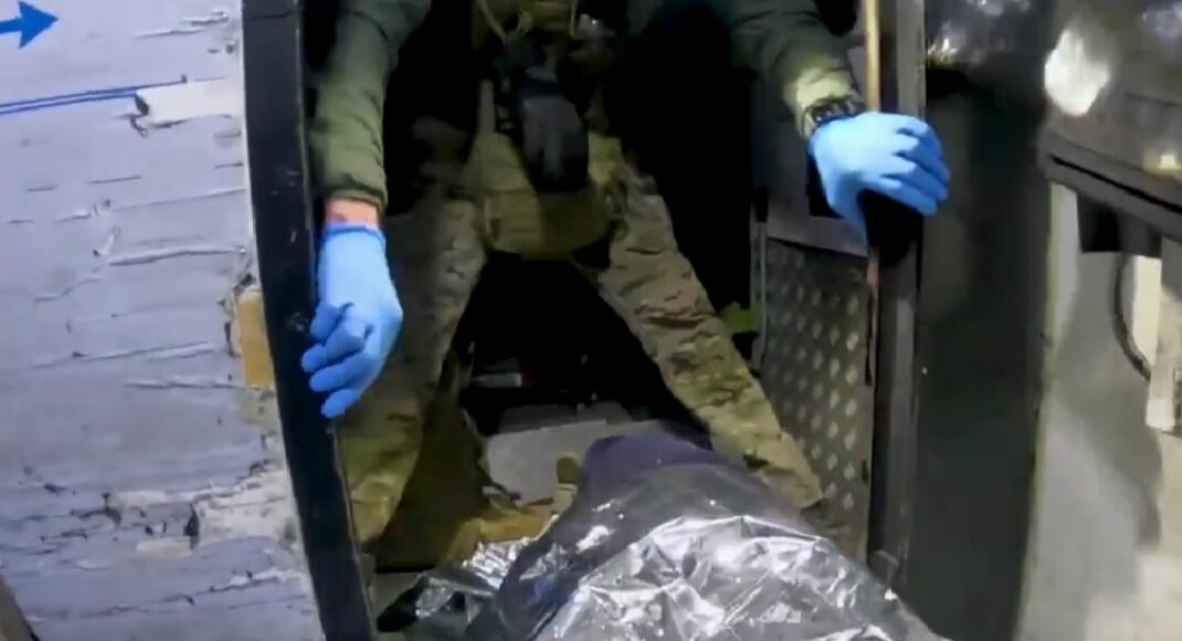 На Донеччині поліційні парамедики врятували життя важкопораненого чоловіка (відео)