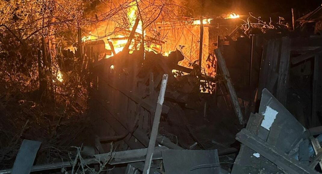 За добу росіяни 13 разів обстріляли населені пункти Донеччини: які наслідки (фото)