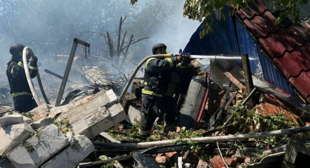 Минулої доби на Донеччині ліквідували 14 пожеж, 4 з яких виникли внаслідок російських обстрілів (фото)