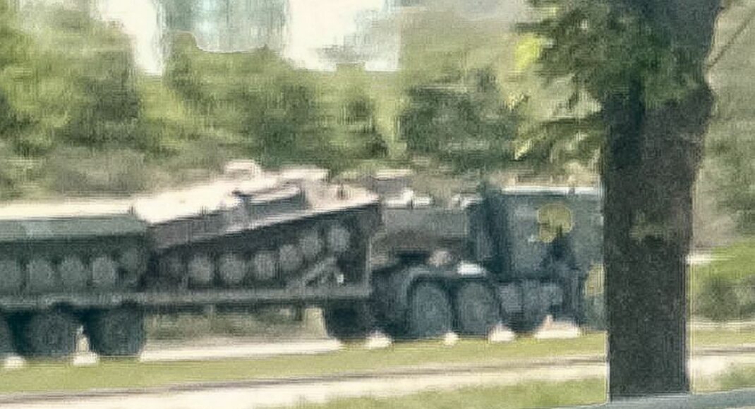 Росіяни перекидають техніку з Бердянська в Маріуполь, — Андрющенко
