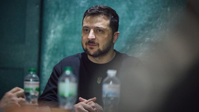 Зеленский обсудил с Макроном ситуацию на фронте и возможность противодействия рф
