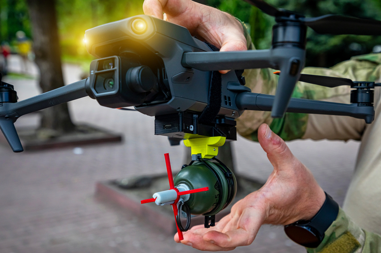 Велика Британія та Латвія відкрили тендер для компаній на постачання FPV-дронів в Україну