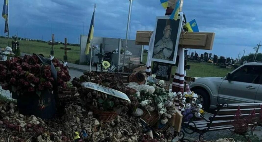 У Вінниці обікрали могилу наймолодшого оборонця Маріуполя та Азовсталі "Грінки"