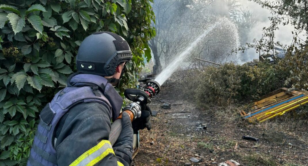 У Покровському районі горіло житло та господарчі споруди (фото)